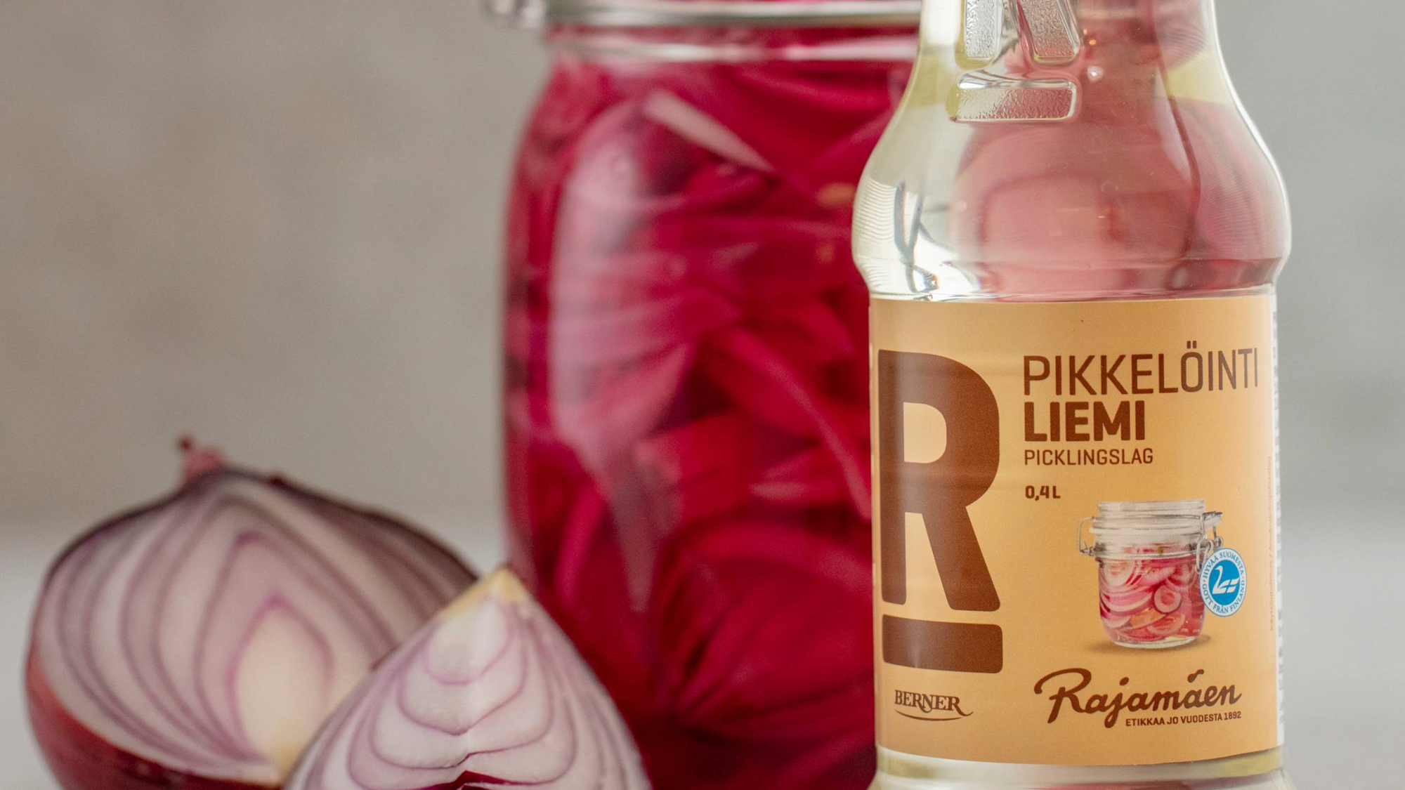Etikat: Rajamäen pikkelöintiliemi ja punasipulia
