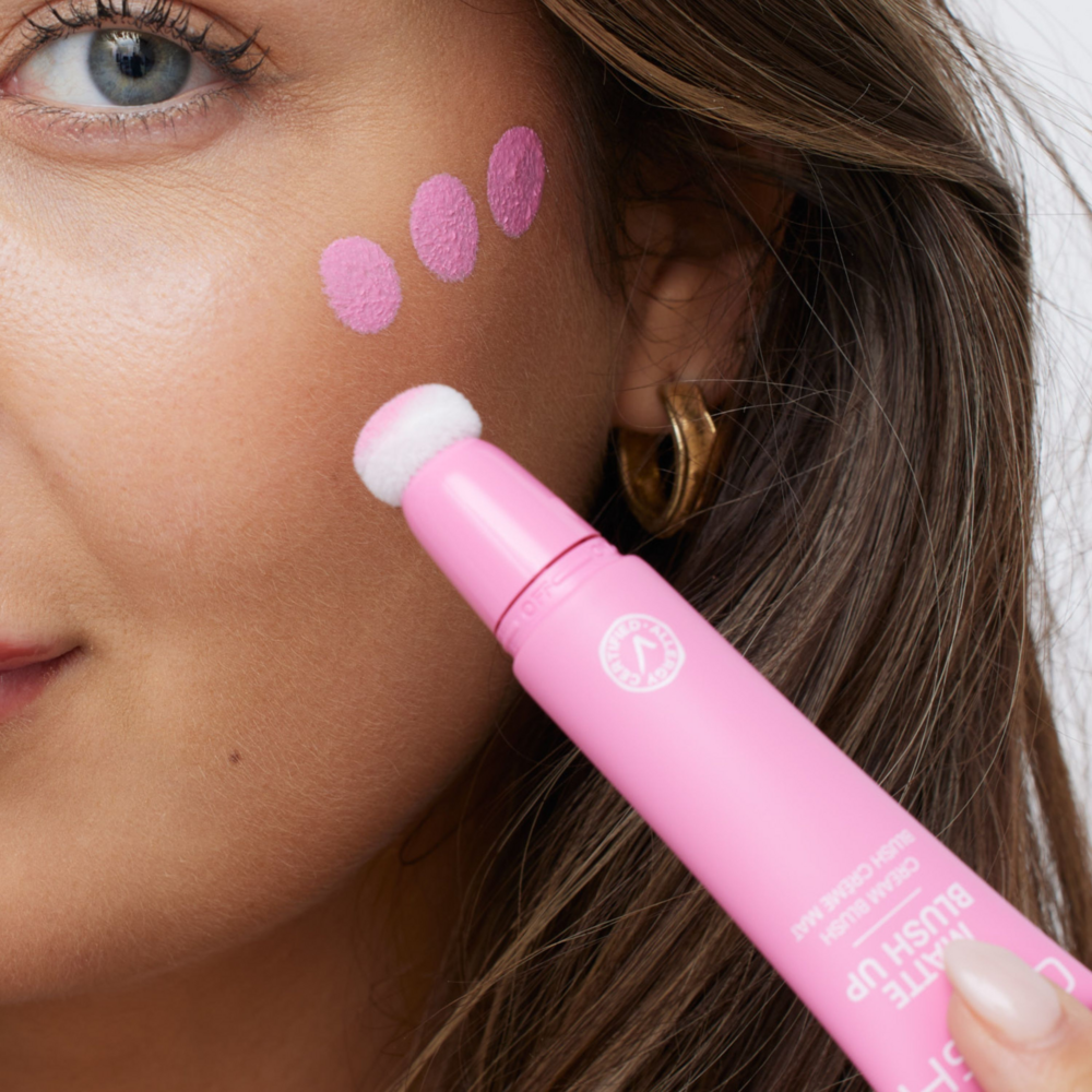 Tuotekuva: GOSH Matte Blush Up -voidemainen poskipuna 14 ml, 001 Hot Pink