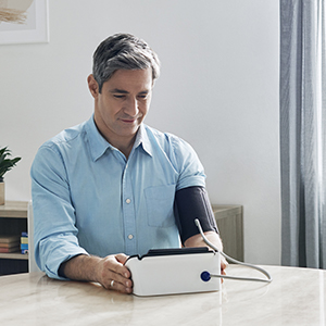 Tuotekuva: Omron Complete EKG- ja verenpainemittari