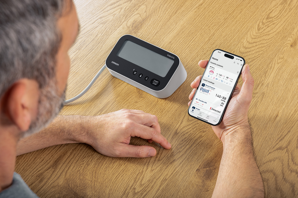 Tuotekuva: Omron M4 Connect AFib