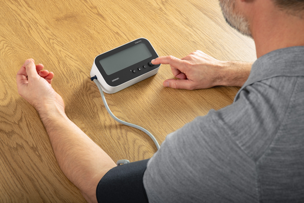 Tuotekuva: Omron M4 Connect AFib