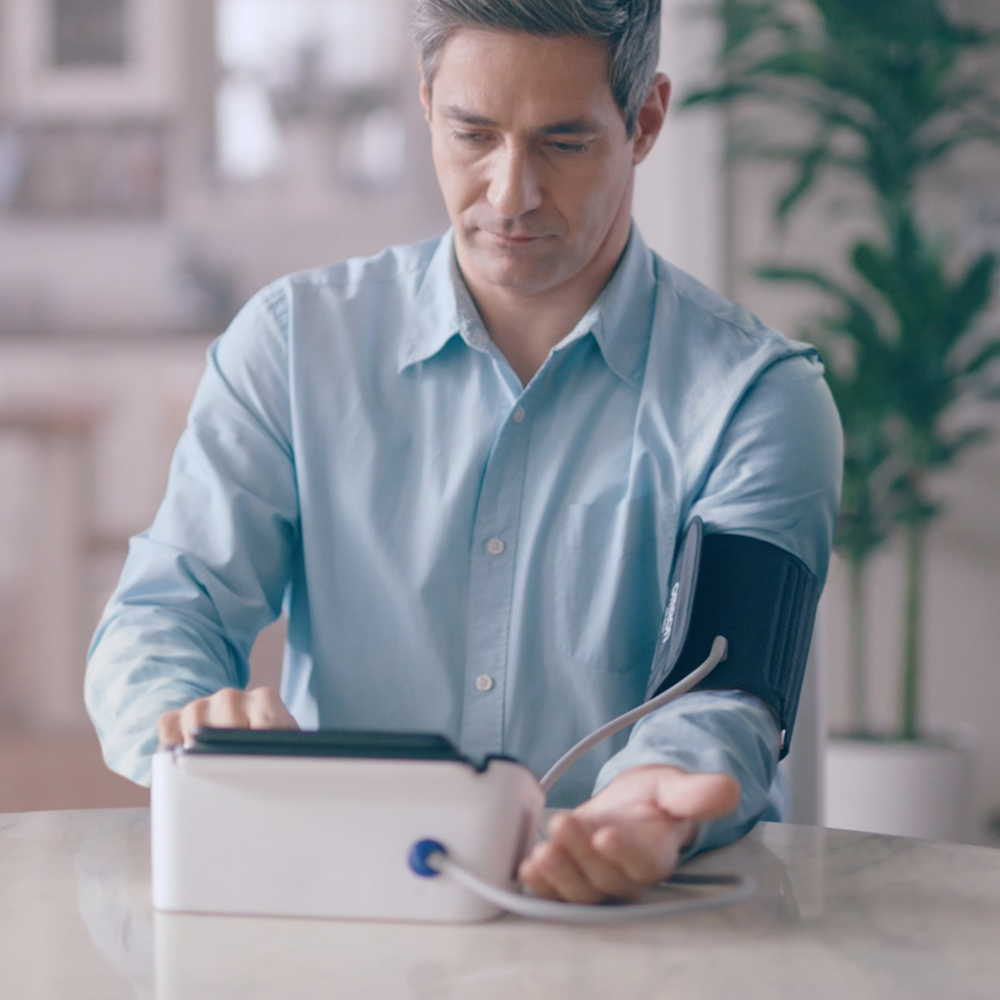 Tuotekuva: Omron Complete EKG- ja verenpainemittari