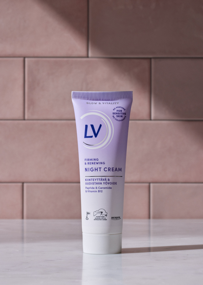 Tuotekuva: LV 50ml Kiinteytt�v� ja uudistava y�voide