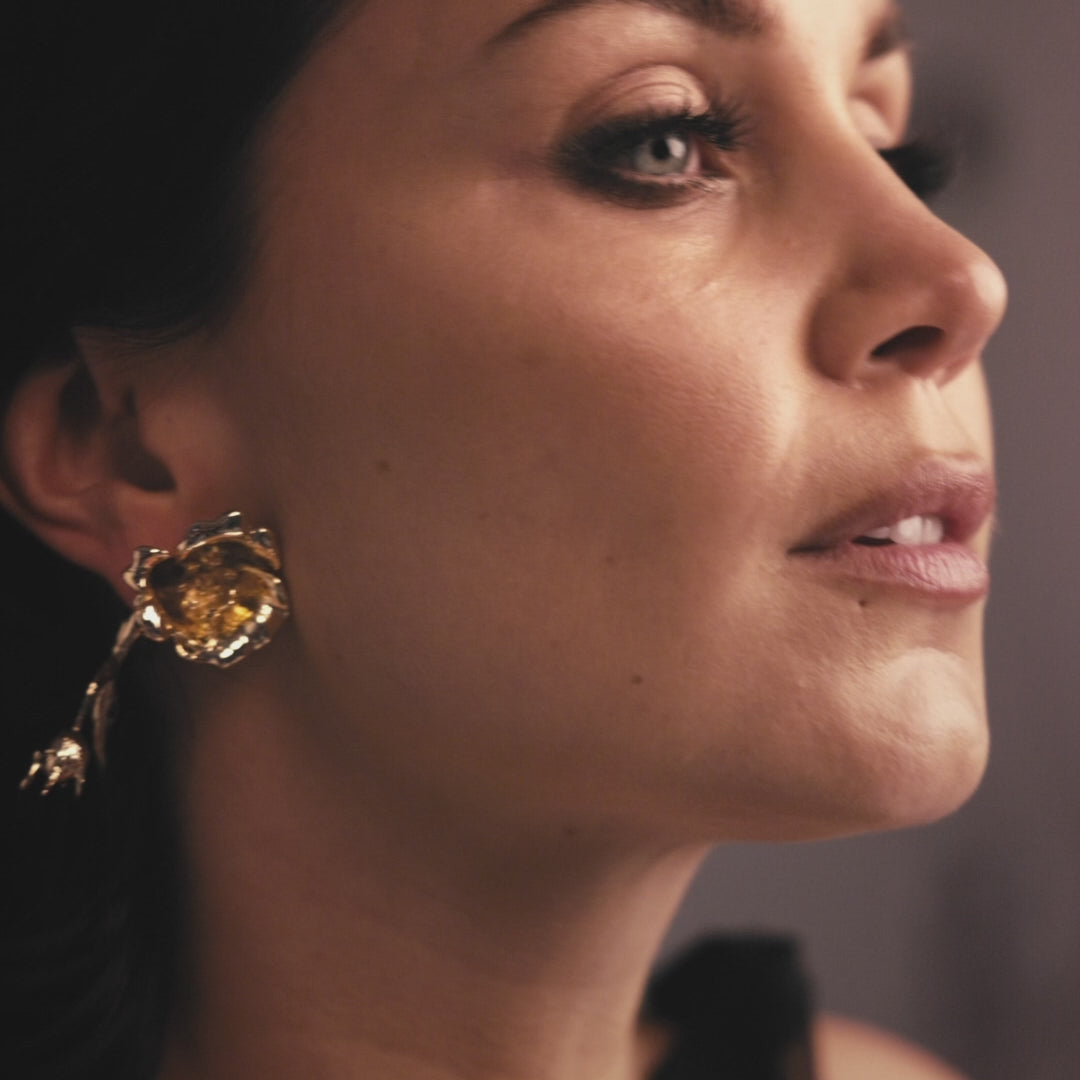 Videolla Anna Abreuta meikataan GOSH meikeillä